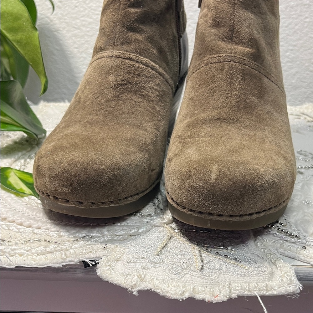 Dansko Shirley Ankle Bootie - Picture 7 of 13